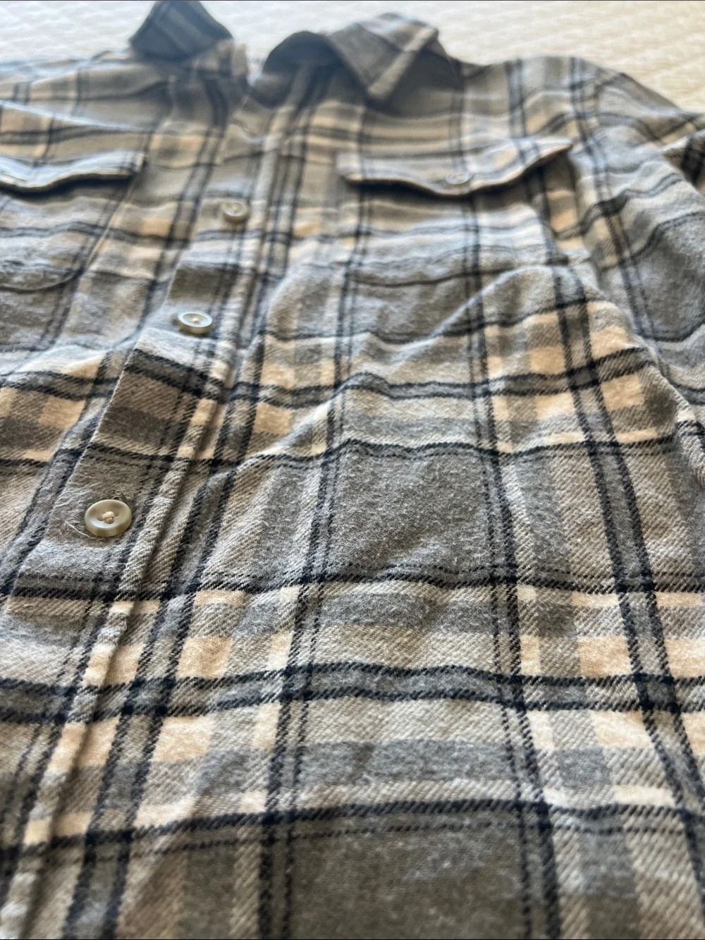 Old Navy Boys Gray Plaid Flannel Shirt Size Large 10/12